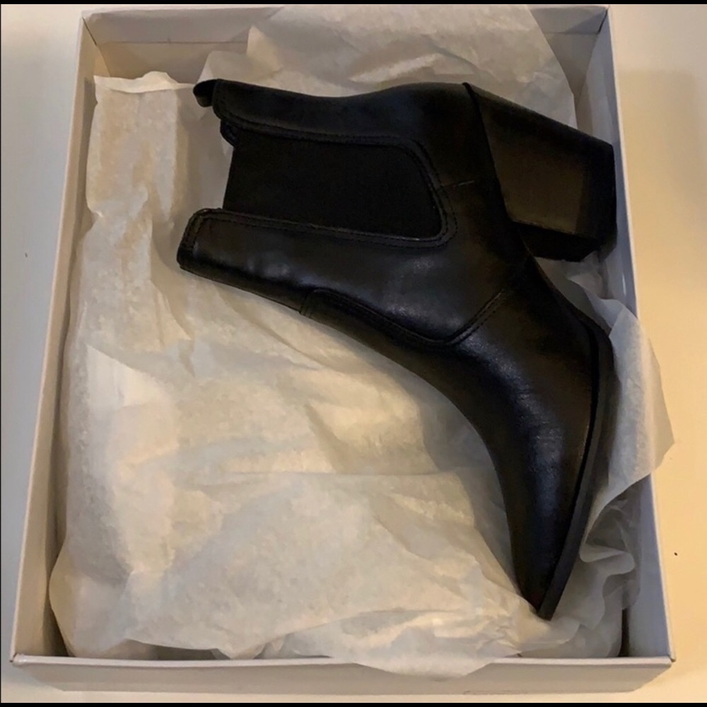 Steve Madden Booties - Picture 3 of 4